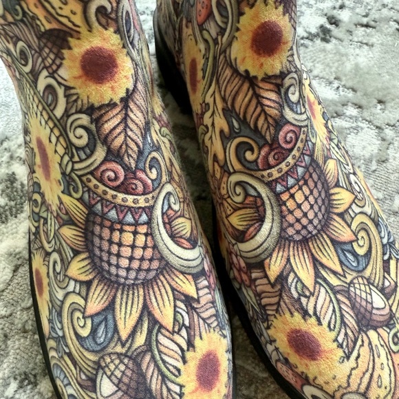 Sunflower Hippie - Picture 3 of 5